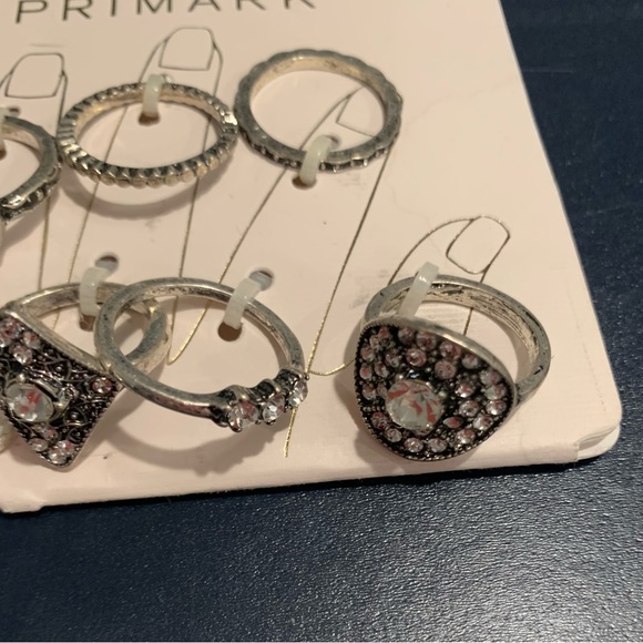 NWT Ring set from Primark, consisting of 8 rings so pretty! - Picture 6 of 9